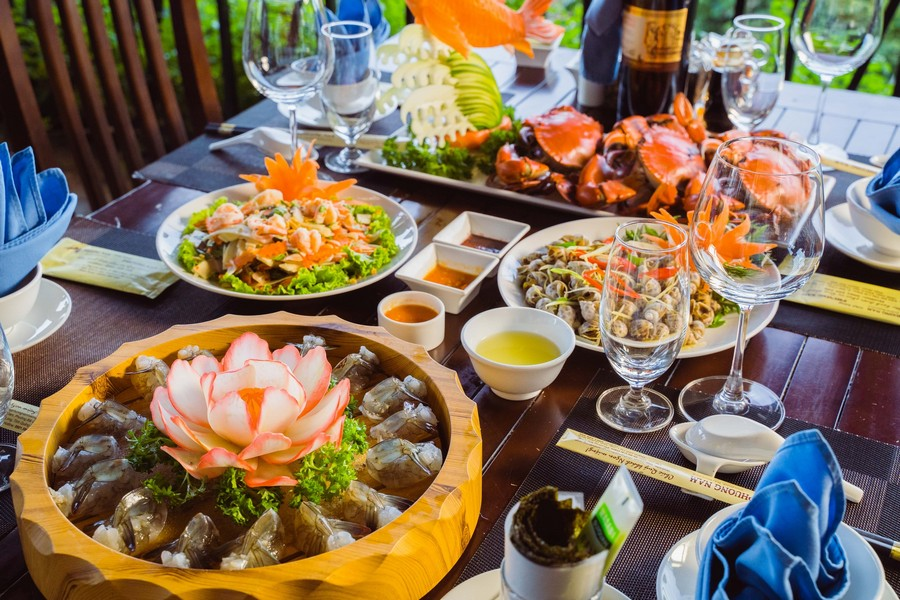 Nhà hàng hải sản hạ long